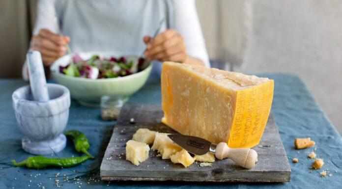Bologna: il Consorzio dona 3.000 chilogrammi di Parmigiano Reggiano alle famiglie in difficoltà