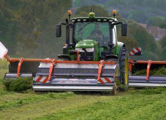 Andanatore a tappeto frontale MERGE MAXX 440F (Video)