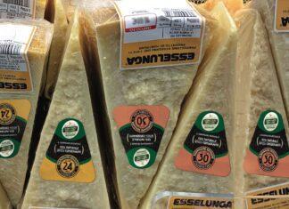 A Cibus, presentate le nuove etichette del Parmigiano Reggiano per promuovere l’acquisto consapevole anche sul prodotto a peso variabile confezionato nei supermercati