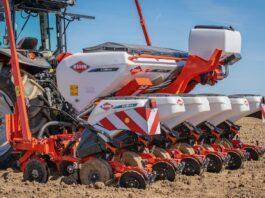 KUHN. KOSMA: un universo di leggerezza