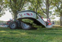 La nuova falciatrice tripla a tamburi KUHN PZ 8831 porta la produttività ad un nuovo livello