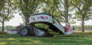 La nuova falciatrice tripla a tamburi KUHN PZ 8831 porta la produttività ad un nuovo livello