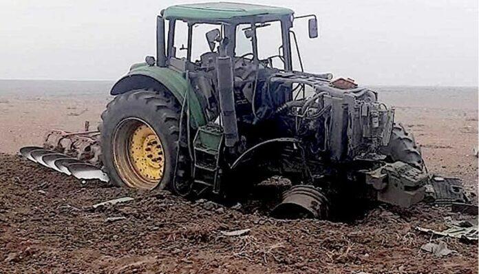 ucraina trattori bombardati- 3