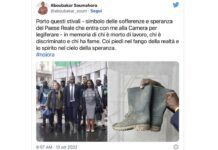 Il fango, dai piedi è passato alla testa.