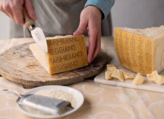 Parmigiano Reggiano e Grana Padano insieme contro le pratiche ingannevoli