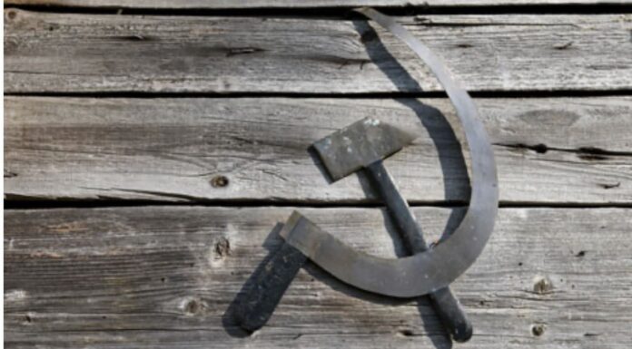 “Il diavolo fa le pentole … e anche i coperchi” – Ora Silvio riposi in pace. Il lavoro lo finirà la Elly.