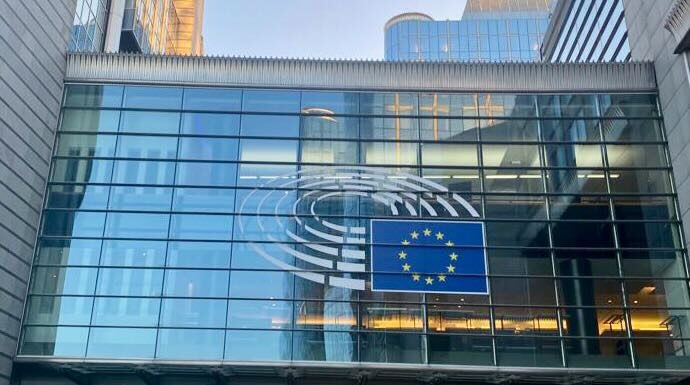 “Dentro la Costituzione” – Perché il MES è un problema?