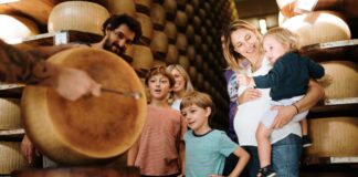 Caseifici Aperti: sabato 7 e domenica 8 ottobre torna l’appuntamento autunnale per scoprire la produzione del Parmigiano Reggiano