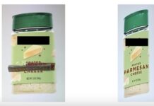 Fake Parmigiano Reggiano sui pannelli pubblicitari alla fiera Anuga di Colonia