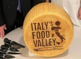 Il Parmigiano Reggiano a Tokyo alla cena inaugurale