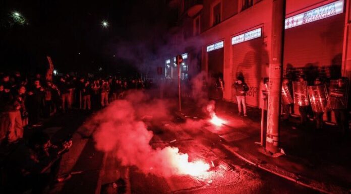 “Il diavolo fa le pentole … e anche i coperchi” – 25 novembre: non c’è stata necessità di controllo del “movimento ondulatorio” dei mezzi di polizia. (video)