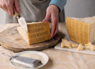 TASTE 2024: il Parmigiano Reggiano torna a Firenze con un focus sulle lunghe stagionature in occasione del novantesimo compleanno del consorzio