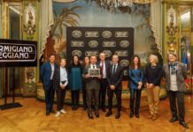 Parigi: Il Consorzio Parmigiano Reggiano festeggia il novantesimo anniversario della fondazione e gli 11 caseifici vincitori dei Palii Del Parmigiano Reggiano 2023