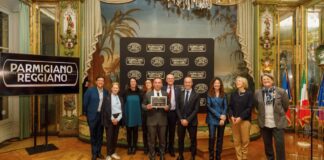 Parigi: Il Consorzio Parmigiano Reggiano festeggia il novantesimo anniversario della fondazione e gli 11 caseifici vincitori dei Palii Del Parmigiano Reggiano 2023