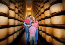 Sabato 20 e Domenica 21 Aprile torna Caseifici Aperti, l’appuntamento primaverile per scoprire i segreti del Parmigiano Reggiano