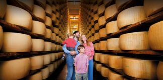 Sabato 20 e Domenica 21 Aprile torna Caseifici Aperti, l’appuntamento primaverile per scoprire i segreti del Parmigiano Reggiano
