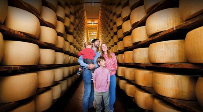 Sabato 20 e Domenica 21 Aprile torna Caseifici Aperti, l’appuntamento primaverile per scoprire i segreti del Parmigiano Reggiano