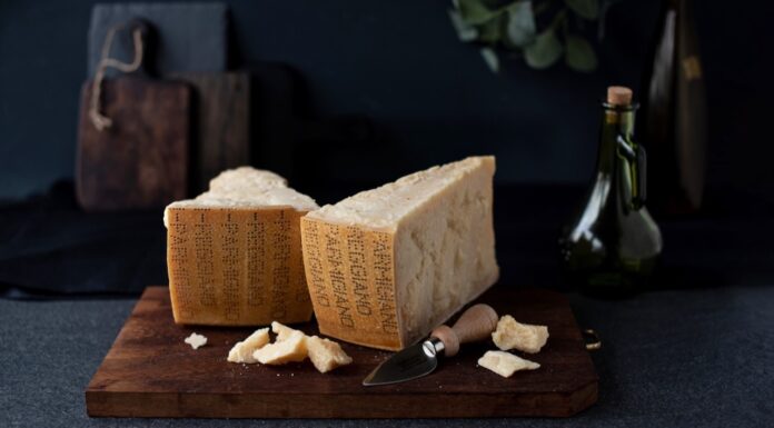 CIBUS 2024: il parmigiano reggiano protagonista con iniziative su biodiversità, 90 anni del consorzio e valorizzazione delle indicazioni geografiche