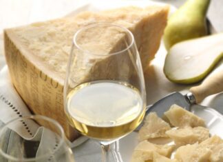 Aperitivo World Day: le TIPS del Consorzio Parmigiano Reggiano per un perfetto aperitivo all’italiana