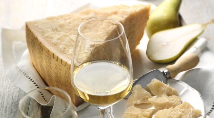 Aperitivo World Day: le TIPS del Consorzio Parmigiano Reggiano per un perfetto aperitivo all’italiana