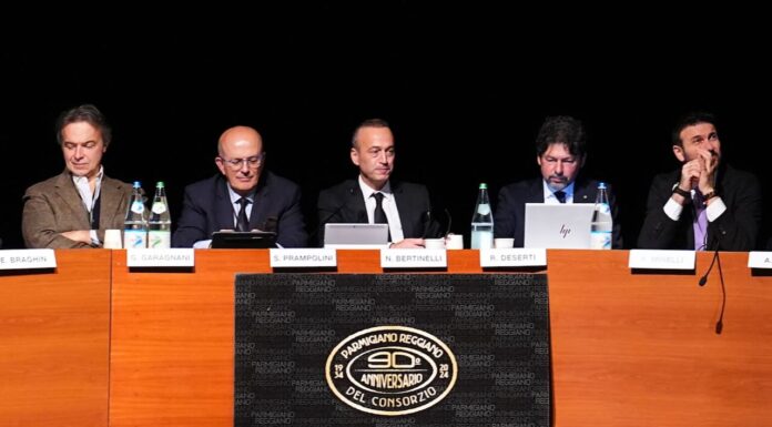 Consorzio del Parmigiano Reggiano: l’Assemblea approva il bilancio preventivo 2025 e la proposta di piano regolazione offerta 2026-2031