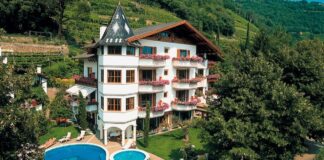 Filippo Ferragina: Tradizione, Innovazione e Passione per l’Automobilismo nel cuore di Merano con Cantine Sittnerhof