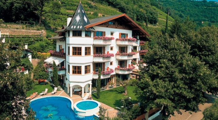 Filippo Ferragina: Tradizione, Innovazione e Passione per l’Automobilismo nel cuore di Merano con Cantine Sittnerhof