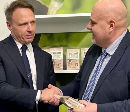 SANA 2025. Il Ministro Lollobrigida allo stand COPROB