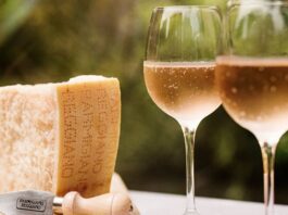 Il Parmigiano Reggiano protagonista a Vinitaly 2025, tra abbinamenti d’eccellenza e promozione del territorio