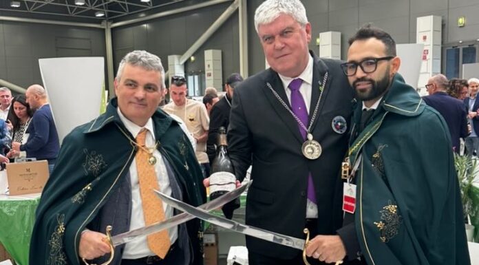 Champagne Experience: il debutto “in rosa” sotto le Due Torri