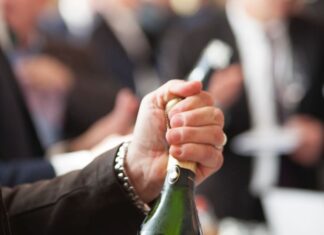 Il vino online tira il freno: il commercio elettronico rallenta e l’operazione Tannico-Valap diventa un segnale