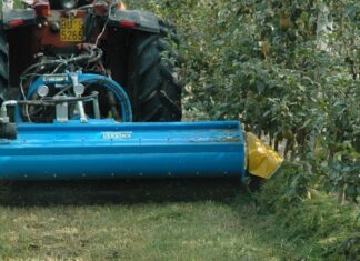 Nobili brevetti. La trincia SDS ideale per le lavorazioni nei vigneti e frutteti inerbiti. (Video)