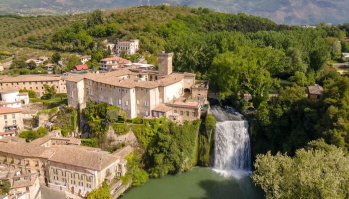Castello Boncompagni Viscogliosi_credits A.Bi Drone copia