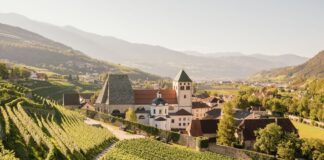 Dalle vigne al chiostro: il fascino senza tempo dell’Abbazia di Novacella