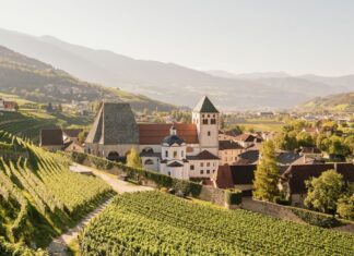 Dalle vigne al chiostro: il fascino senza tempo dell’Abbazia di Novacella