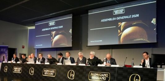 Parmigiano Reggiano: l’Assemblea Generale dei Consorziati approva il bilancio consuntivo 2025 e gli interventi per l’equilibrio di mercato