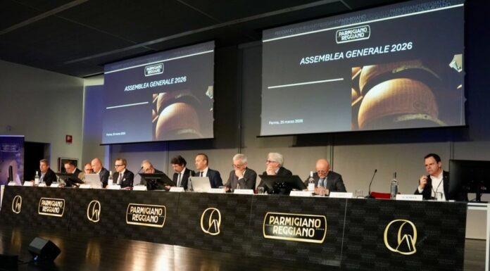 Parmigiano Reggiano: l’Assemblea Generale dei Consorziati approva il bilancio consuntivo 2025 e gli interventi per l’equilibrio di mercato