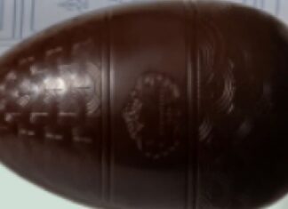 “Frammenti metallici” in Uova al cioccolato