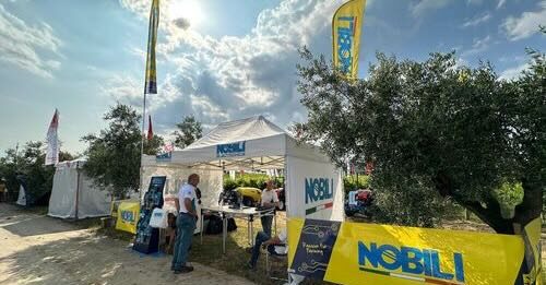 Prove di macchine nel vigneto