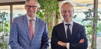 Il Console Generale Degli Stati Uniti Douglass Benning in visita alla filiera del Parmigiano Reggiano