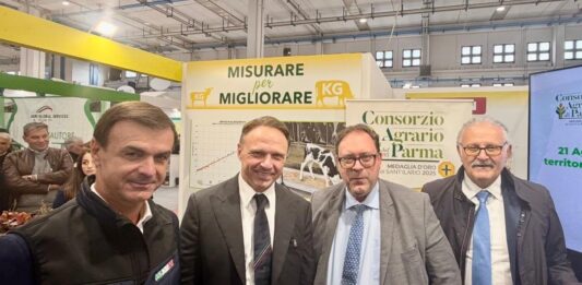 Il Ministro Dell’Agricoltura Lollobrigida in visita allo stand del Consorzio Agrario di Parma a Fazi 2026