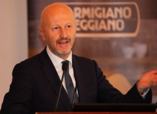 Il progetto “Vivi il Parmigiano Reggiano” prende forma. Casa: “Vogliamo trasformarlo in un’esperienza, come avviene per lo Champagne e il Chianti”