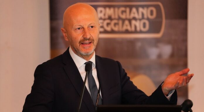Il progetto “Vivi il Parmigiano Reggiano” prende forma. Casa: “Vogliamo trasformarlo in un’esperienza, come avviene per lo Champagne e il Chianti”